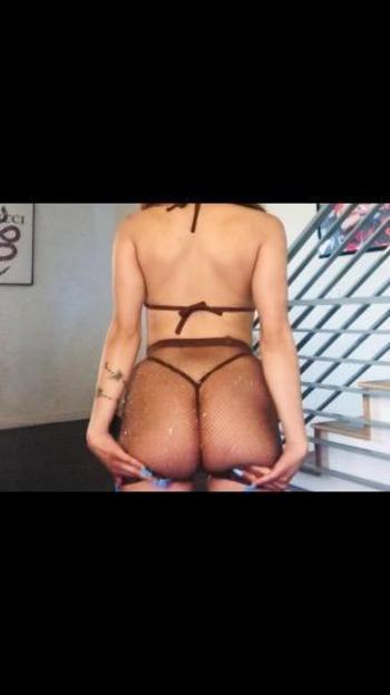 Stella, 28  female escort, Salem