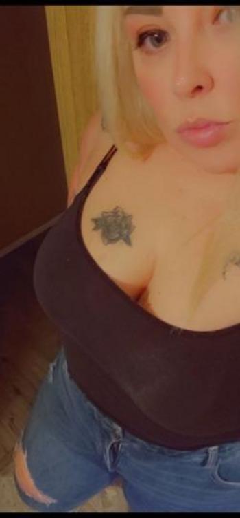 Shanelle, 34  female escort, Salem