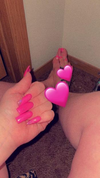 Narii, 26  female escort, Salem