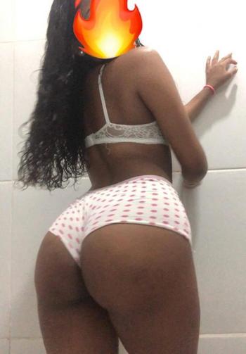 Anais, 26  female escort, Salem