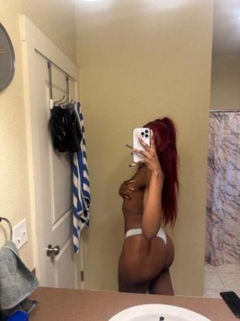 Seven, 24  female escort, Salem