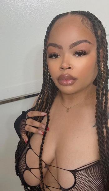 Sasha, 26  female escort, Salem