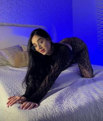 Leslie, 26  female escort, Salem