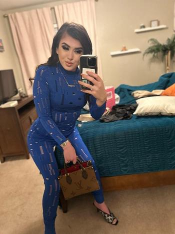 Vera, 23  female escort, Salem