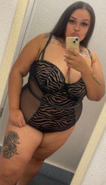 Naomi, 26  female escort, Salem