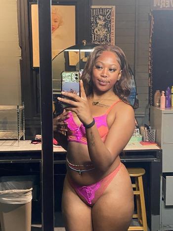 Misty, 22  female escort, Salem
